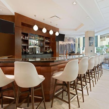 Embassy Suites By Hilton Tampa Usf Near Busch Gardens Экстерьер фото