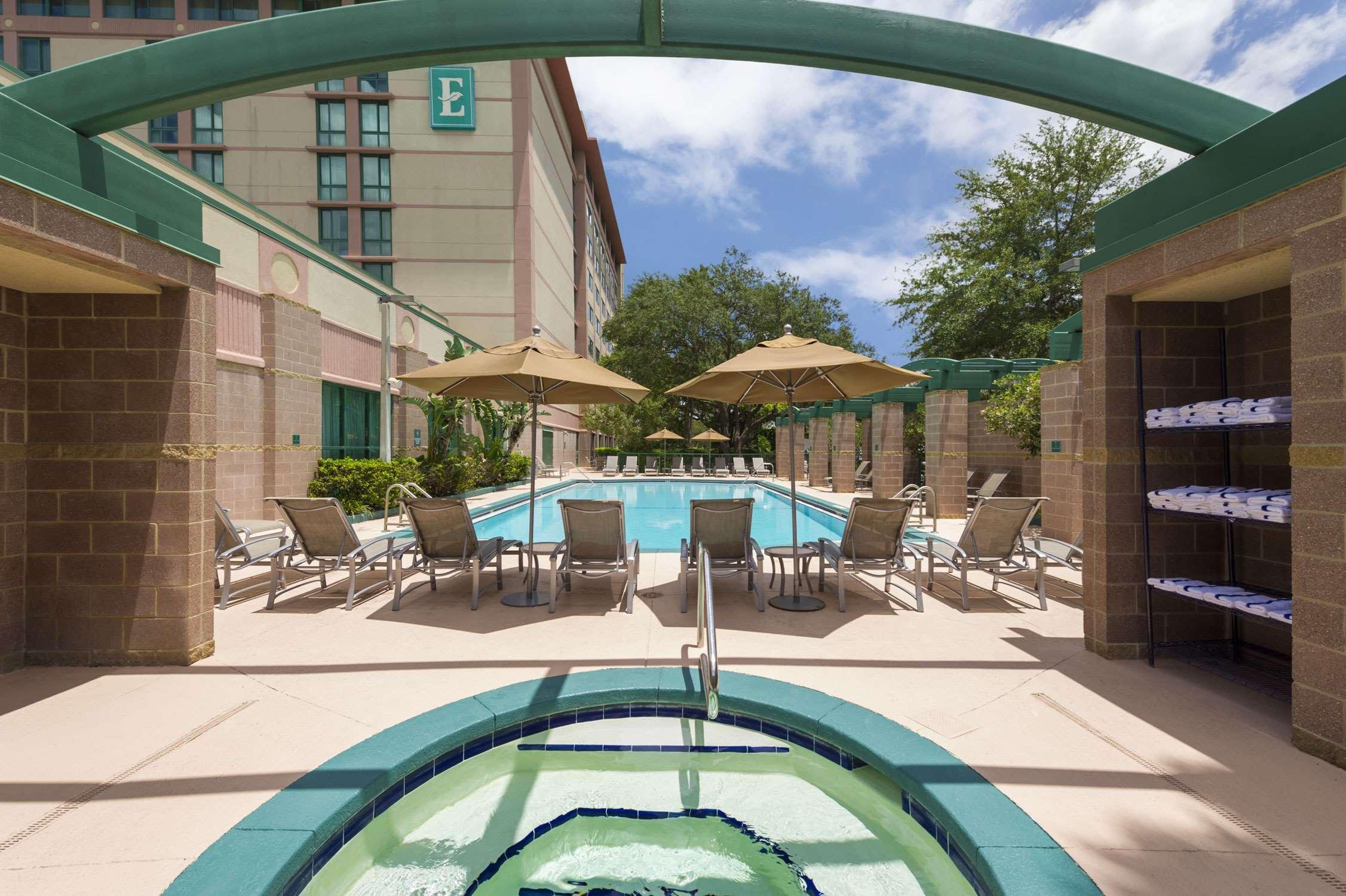 Embassy Suites By Hilton Tampa Usf Near Busch Gardens Экстерьер фото