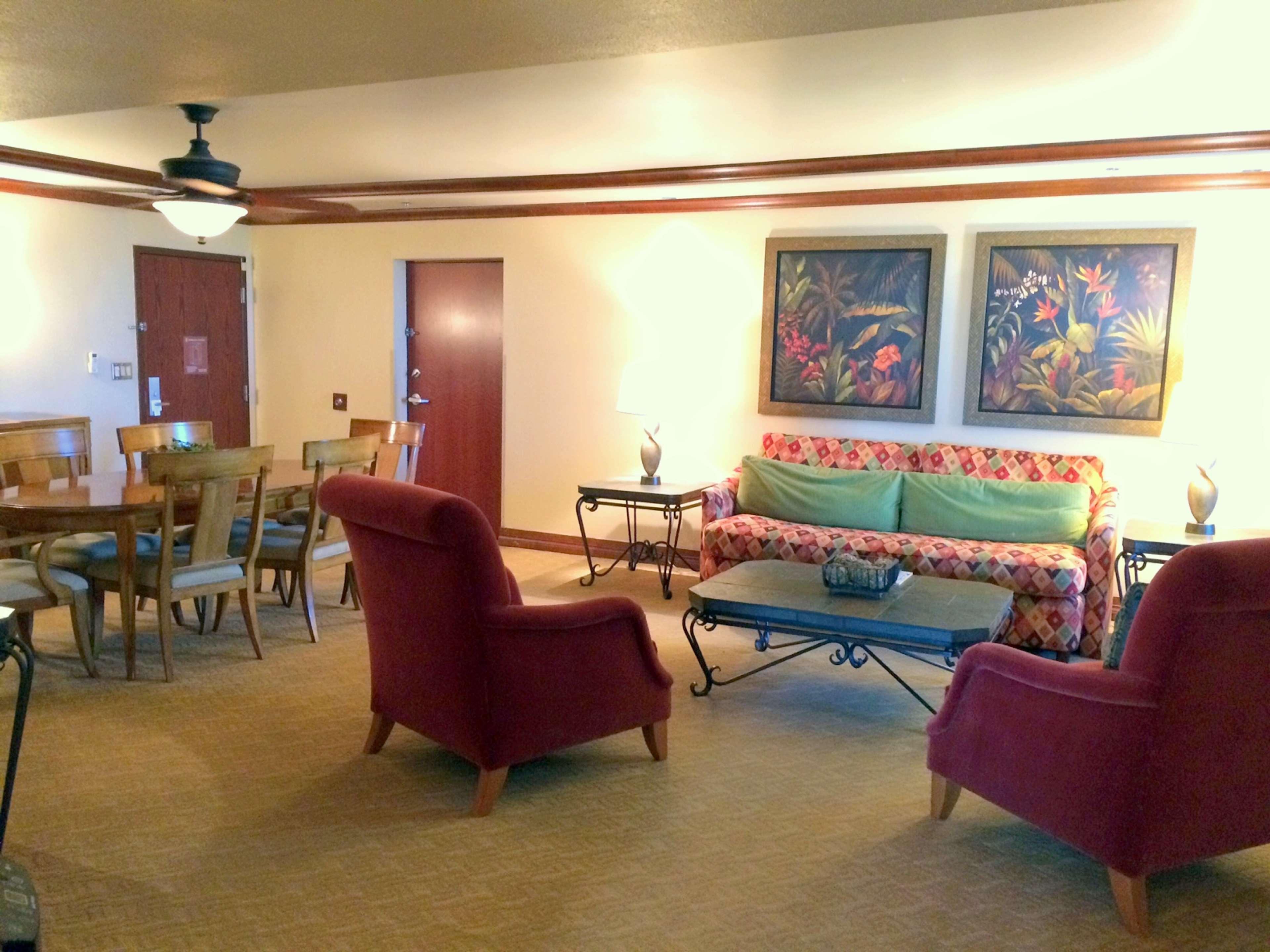 Embassy Suites By Hilton Tampa Usf Near Busch Gardens Экстерьер фото