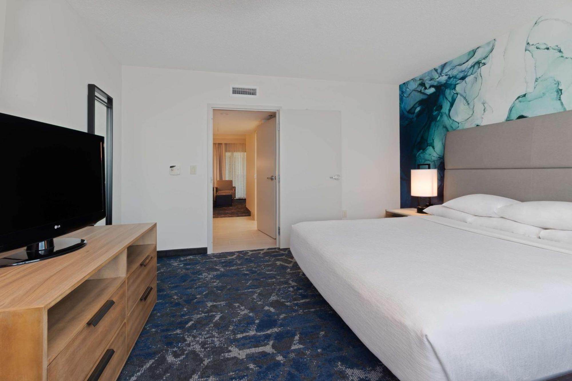Embassy Suites By Hilton Tampa Usf Near Busch Gardens Экстерьер фото